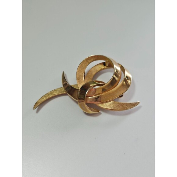 *Sale* Trifari with crown vintage brooch - Picture 10 of 10